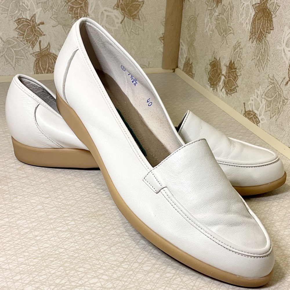 Free Spirit White Leather Loafers
